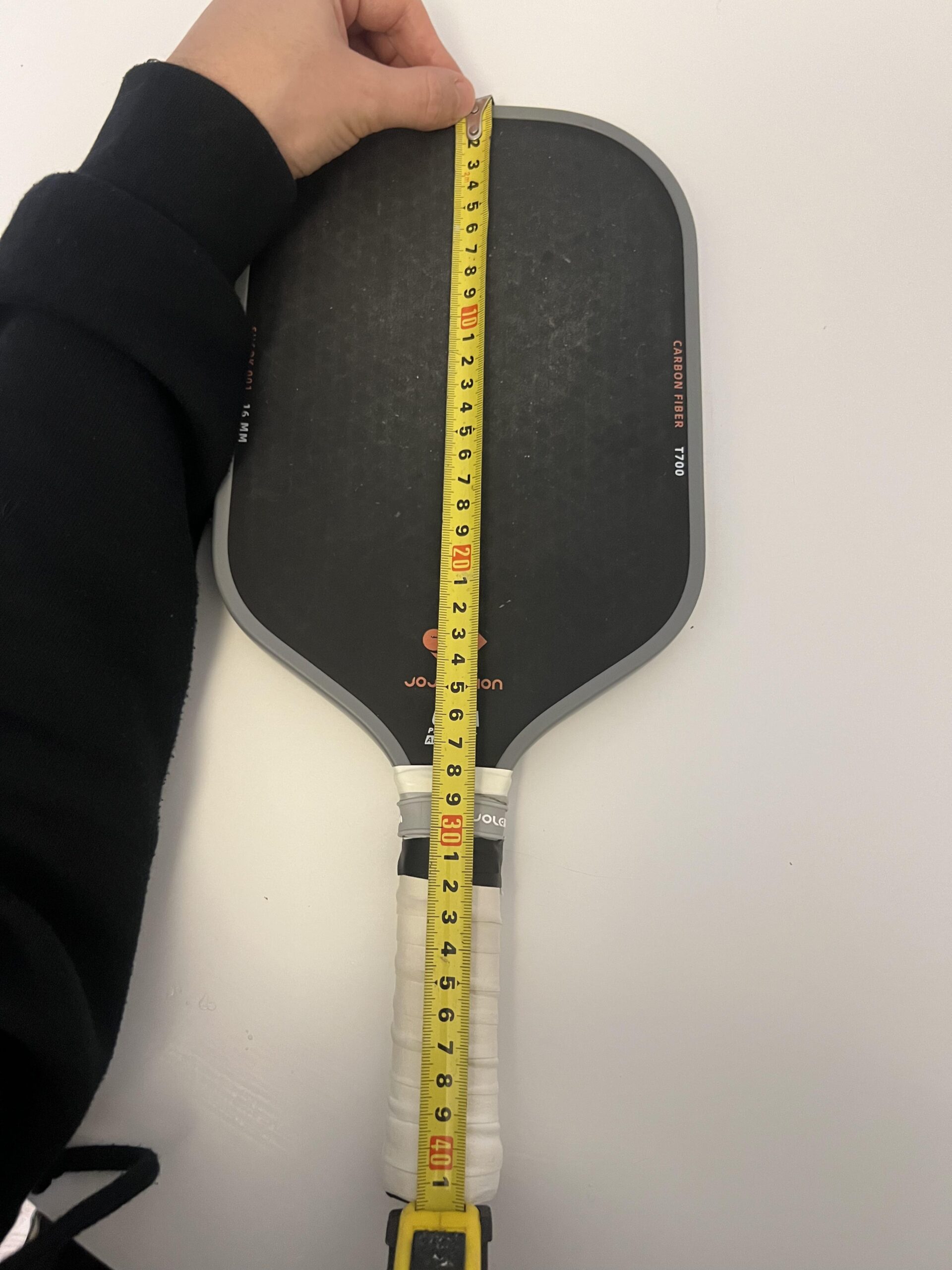 JOJOLEMON Shark 100 pickleball paddle measured length with tape measure